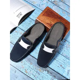 WIXOM Men Colourblocked Slip-On Sneakers