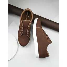 Roadster Men Brown & White Lightweight Memory Foam Insole Contrast Sole Sneakers