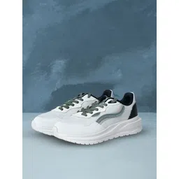 Xtep Men Textured Lightweight Lace-Up Sneakers