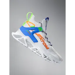 Atom Men Colourblocked Lace Up Sneakers