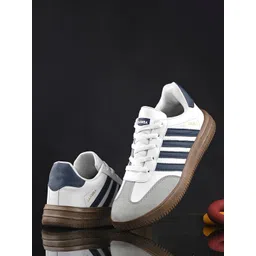 BIRDE Men Colourblocked Lightweight Sneakers