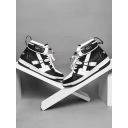 THE WHITE POLE Men Colourblocked Round Toe Memory Foam Lightweight Sneakers