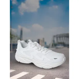 Xtep Men Textured Lace-Up Running Shoes