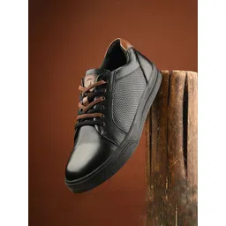 Egoss Men Textured Leather Sneakers