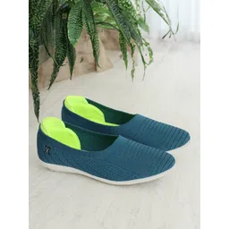 Carlton London sports Women Textured Slip-On Sneakers