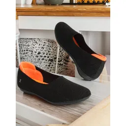 Carlton London sports Women Textured Slip-On Sneakers