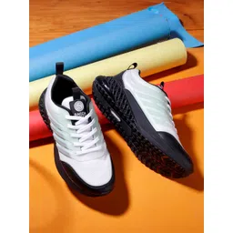 bacca bucci Men Textured Training or Gym Shoes