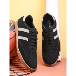The Roadster Lifestyle Co. Men Black Round Toe Lightweight Sneakers