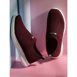 Aqualite Men Maroon Mesh Walking Non-Marking Shoes