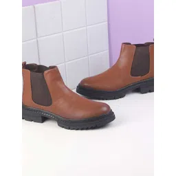 Metro Women Chelsea Boots