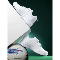 Trenz Men Round Toe Sneakers