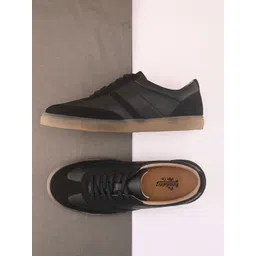 The Roadster Lifestyle Co Men Round Toe Casual Sneakers