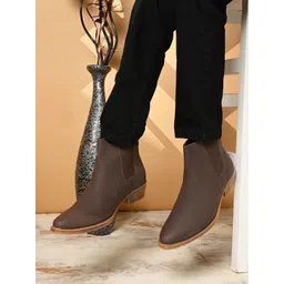 The Roadster Lifestyle Co Men Textured Block-Heeled Chelsea Boots