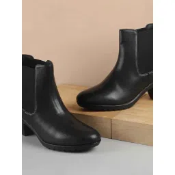 Metro Women's Black Chelsea Boots