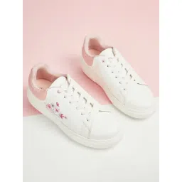 Ginger by Lifestyle Women's White Sneakers