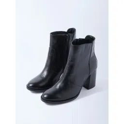 LUNA BLU by Westside Black Block-Heel Ankle Leather Boots