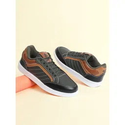 Aqualite Men Textured Sneakers