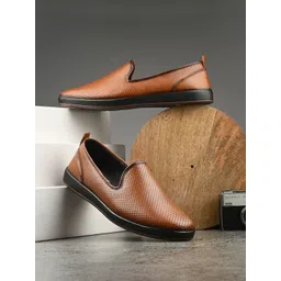 JK Port Men Slip-On Sneakers