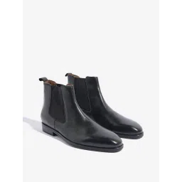SOLEPLAY by Westside Black Leather Chelsea Boots