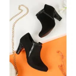 Flat N Heels Women's Black Casual Booties