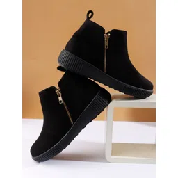 Carlton London Women Round Toe Regular Boots