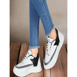 PLAYTOES Women Running Non-Marking Shoes