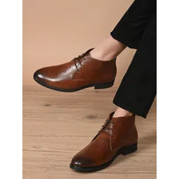 Men BROWN Solid Mid-Top Flat Boots Boots For Men