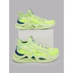 Atom Men Woven Design Sneakers