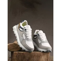 The Roadster Lifestyle Co Men Colourblocked Casual Sneakers