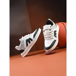 glitchez Men Colourblocked Sneakers
