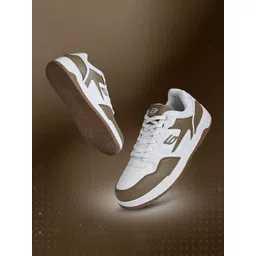 Bond Street Hustle Men Colourblocked Sneakers