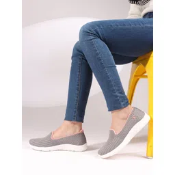 Carlton London sports Women Woven Design Slip-On Sneakers