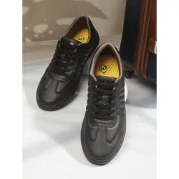 ID Men's Black Casual Sneakers