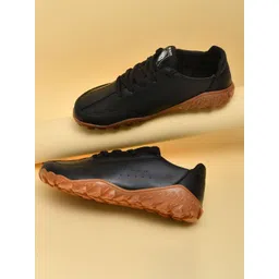 IMPAKTO Men Training or Gym Non-Marking Shoes