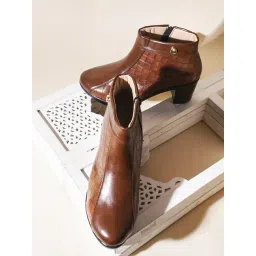 The White Pole Women's Tan Casual Boots