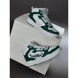 IMPAKTO Men Printed Sneakers