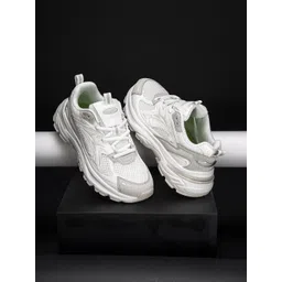 Red Tape Men Round Toe Mesh Sneakers