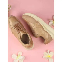 Metro Women's Golden Sneakers