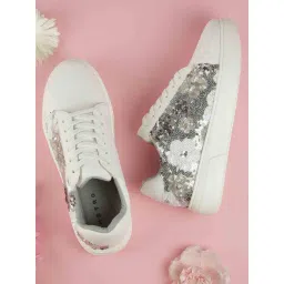 Metro Women's Silver Sneakers