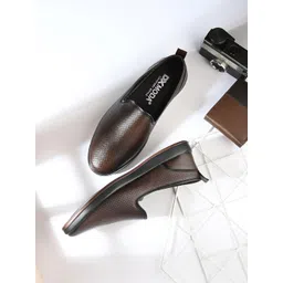 JK Port Men Slip-On Sneakers