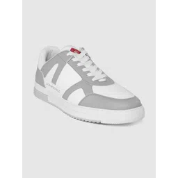 Aeropostale Men Colourblocked Sneakers