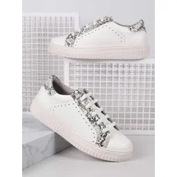 Mochi Women Sneakers