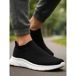 KRAASA Men Mesh Walking Non-Marking Shoes