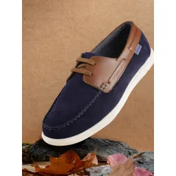 Mochi Men Round Toe Leather Sneakers