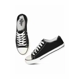 The Roadster Lifestyle Co Men Casual Sneakers