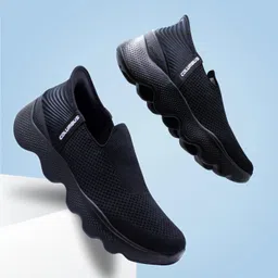 MASSAGER-HANDFREE Walking Shoes For Men