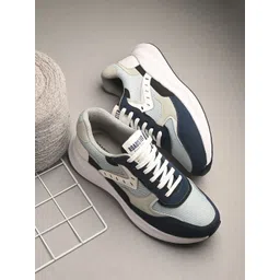 The Roadster Lifestyle Co Men Running Shoes