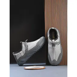 BIZZARO Men Woven Design Slip-On Sneakers
