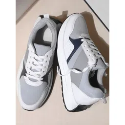 Roadster Men colourblocked chunky lace up casual sneakers