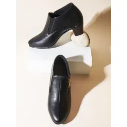 The White Pole Women's Black Casual Boots